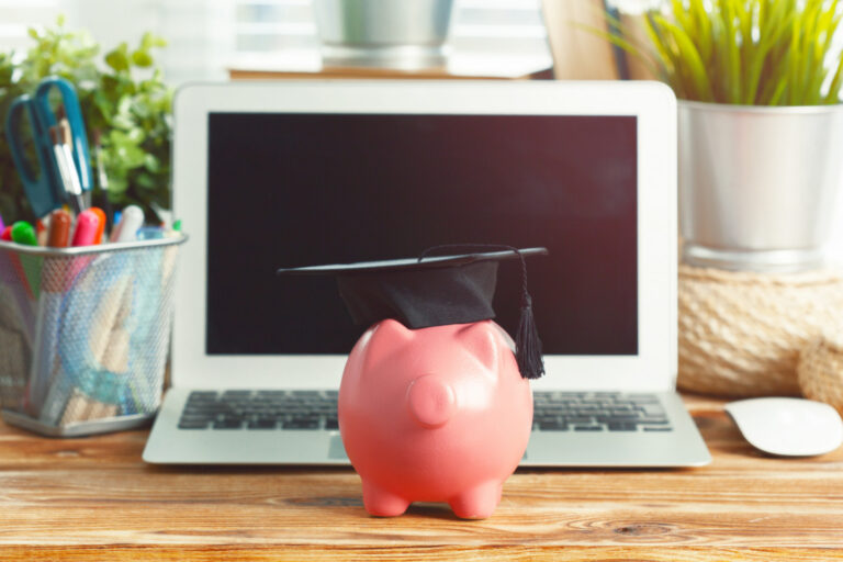 3 Erros Que Destroem Seu Orçamento Com Educação Online (E Como Evitá-los)